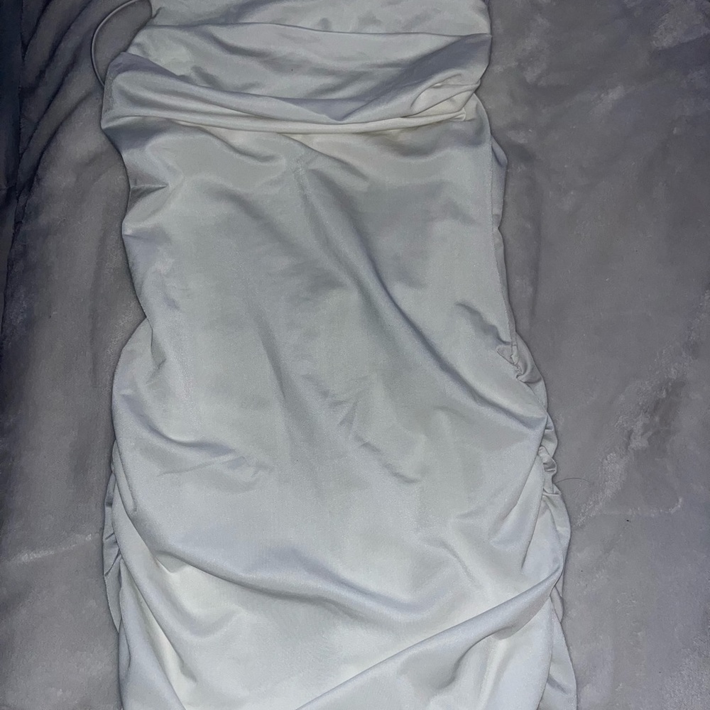 Worn once. Tiger Mist Reese dress in white. Size Medium.